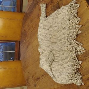 Fringe white and gray sweater